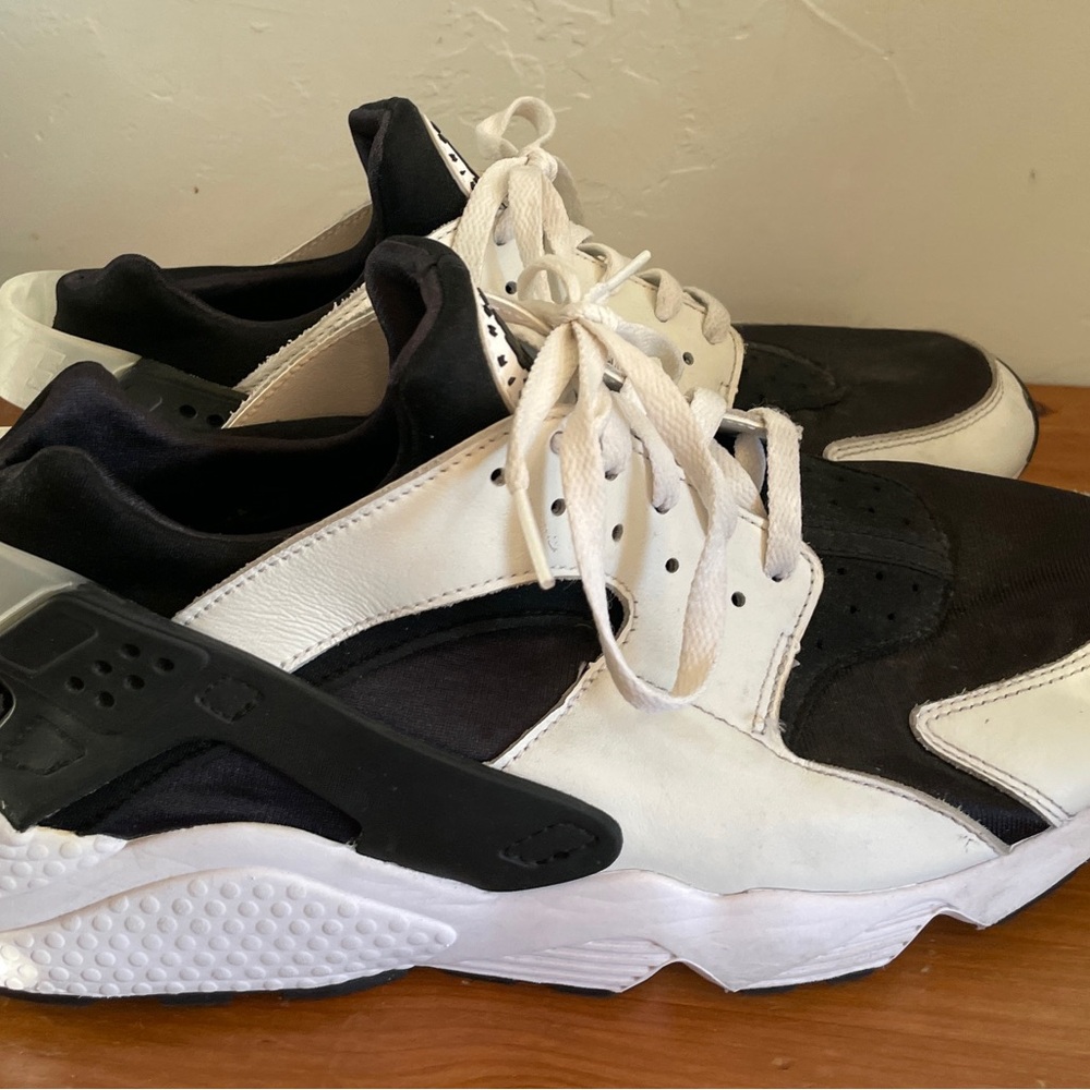 Men’s Nike Air Huarache Sneakers